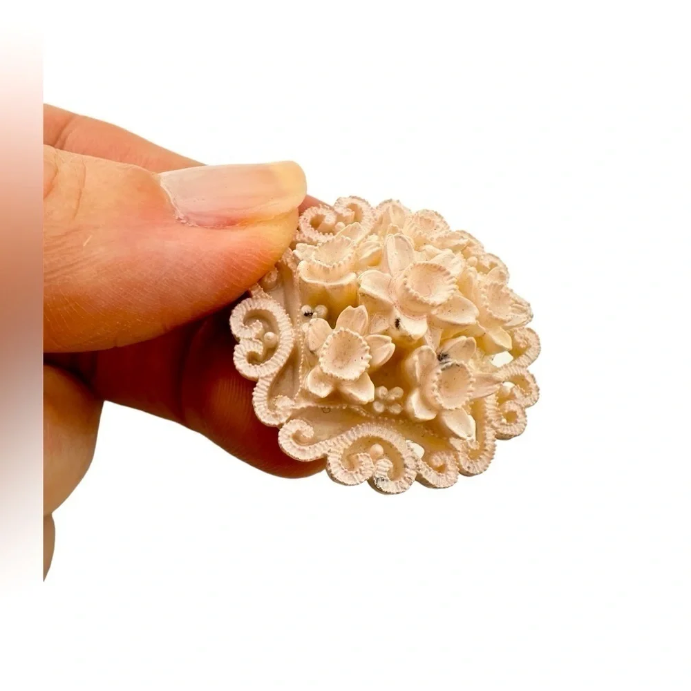 Vintage Earrings Floral Delicate Sculptural Peach Pink Screw Back